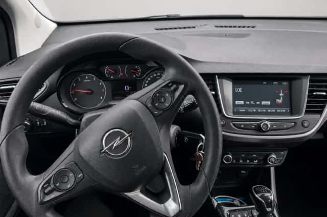 Opel Crossland X (2019) thumbnail 3