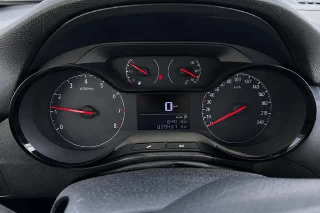 Opel Crossland X (2019) thumbnail 4