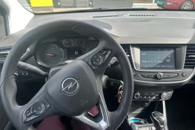 Opel Crossland X (2019) thumbnail 5