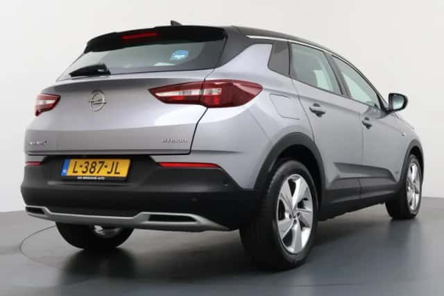 Opel Grandland X (2021) thumbnail 2