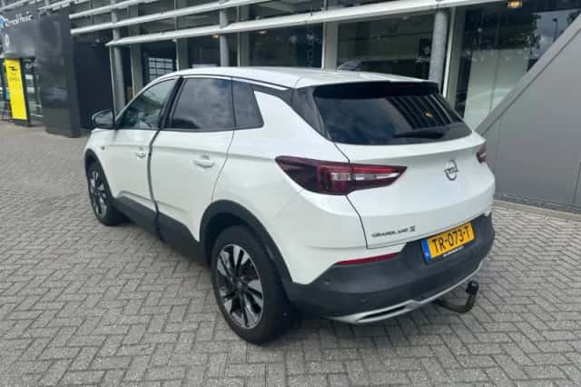 Opel Grandland X (2018) thumbnail 2