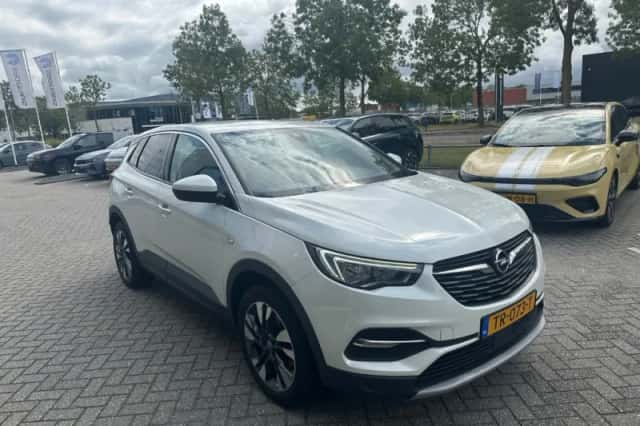 Opel Grandland X (2018) thumbnail 4