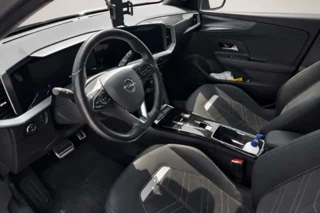 Opel Mokka (2023) thumbnail 3
