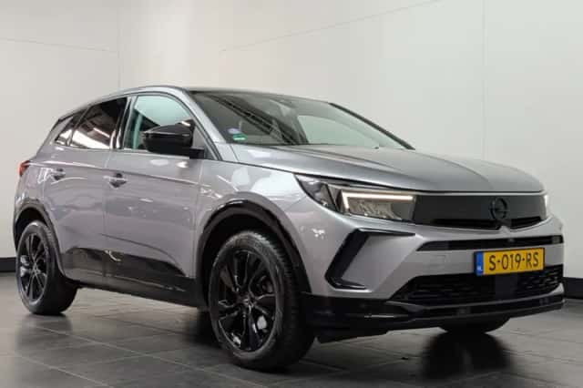 Opel Grandland (2023) thumbnail 2