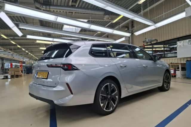 Opel Astra (2025) thumbnail 3