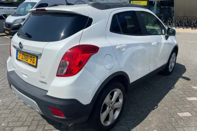Opel Mokka (2015) thumbnail 3