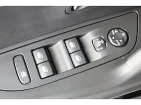 Peugeot 2008 (2024) thumbnail 16
