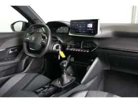Peugeot 2008 (2024) thumbnail 9