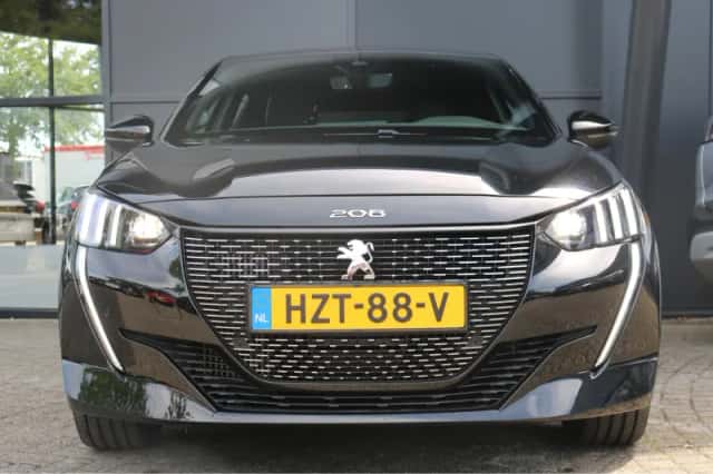 Peugeot 208 (2023) thumbnail 2