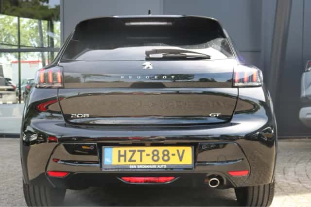 Peugeot 208 (2023) thumbnail 5