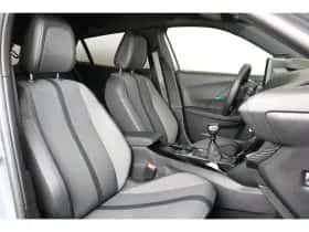 Peugeot 2008 (2023) thumbnail 12