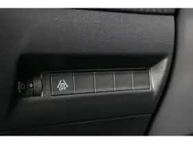 Peugeot 2008 (2023) thumbnail 17