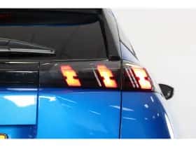 Peugeot 2008 (2023) thumbnail 8
