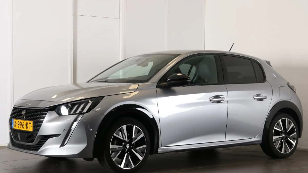 Peugeot 208 (2021) — foto 1