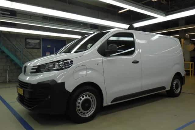 Peugeot E-Expert (2025) thumbnail 1