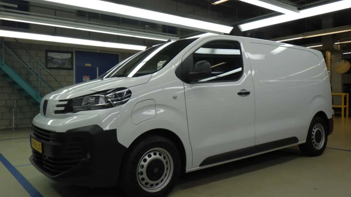 Peugeot E-Expert (2025) — foto 1