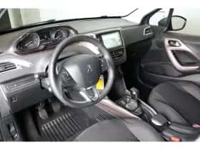 Peugeot 2008 (2014) thumbnail 12