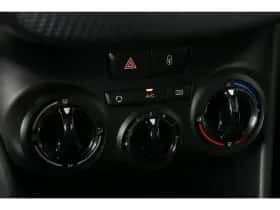 Peugeot 2008 (2014) thumbnail 35