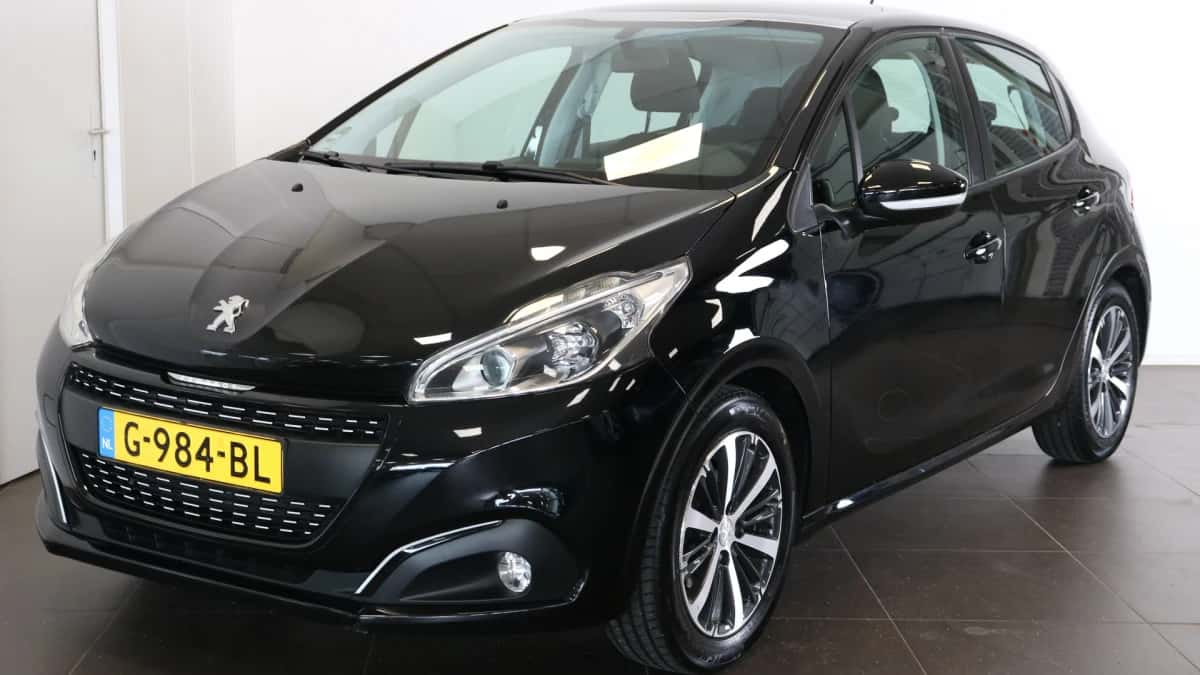 Peugeot 208 (2018) — foto 1