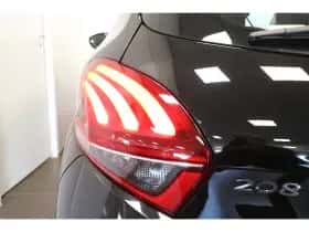 Peugeot 208 (2018) thumbnail 8