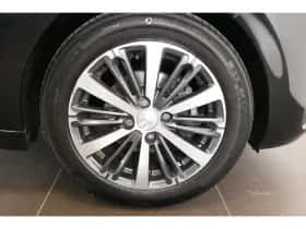 Peugeot 208 (2018) thumbnail 9