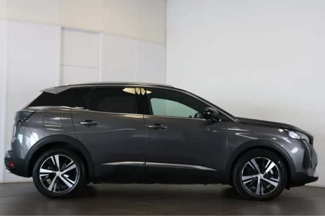 Peugeot 3008 (2022) thumbnail 4