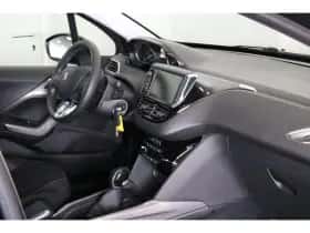 Peugeot 2008 (2018) thumbnail 11