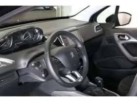 Peugeot 2008 (2018) thumbnail 12