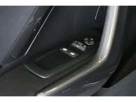 Peugeot 2008 (2018) thumbnail 18