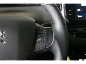 Peugeot 2008 (2018) thumbnail 21