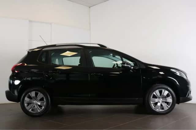 Peugeot 2008 (2018) thumbnail 4