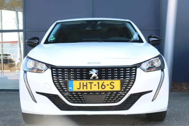 Peugeot 208 (2023) thumbnail 2