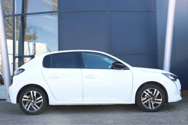 Peugeot 208 (2023) thumbnail 4