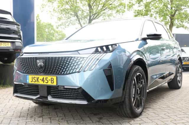 Peugeot E-5008 (2025) thumbnail 1