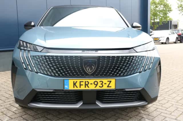 Peugeot 3008 (2025) thumbnail 2
