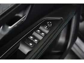Peugeot 3008 (2023) thumbnail 19
