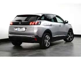 Peugeot 3008 (2023) thumbnail 4