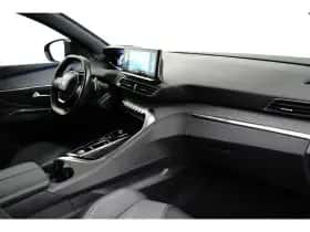 Peugeot 3008 (2023) thumbnail 8