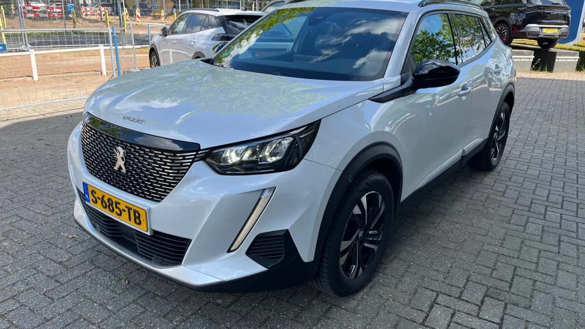 Peugeot 2008 (2023) — foto 1