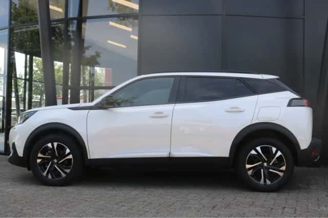 Peugeot 2008 (2023) thumbnail 4
