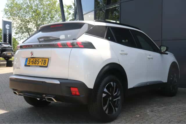 Peugeot 2008 (2023) thumbnail 6