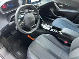 Peugeot 2008 (2023) thumbnail 9