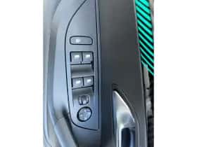 Peugeot 2008 (2023) thumbnail 10