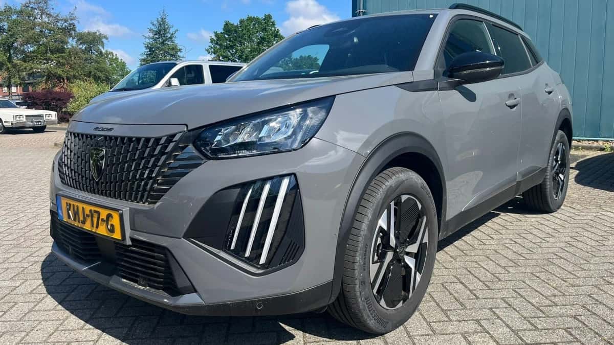 Peugeot 2008 (2025) — foto 1