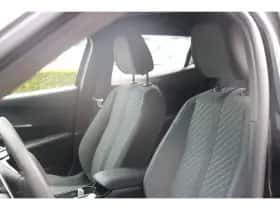 Peugeot 2008 (2025) thumbnail 8