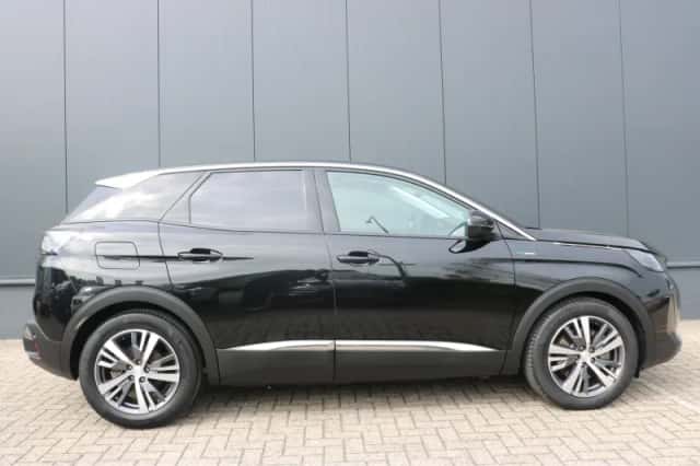 Peugeot 3008 (2021) thumbnail 4