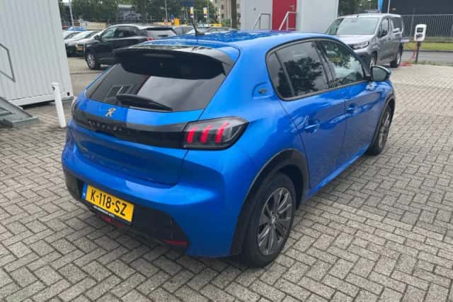 Peugeot e-208 (2021) thumbnail 2