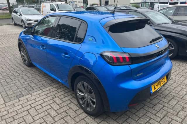 Peugeot e-208 (2021) thumbnail 3