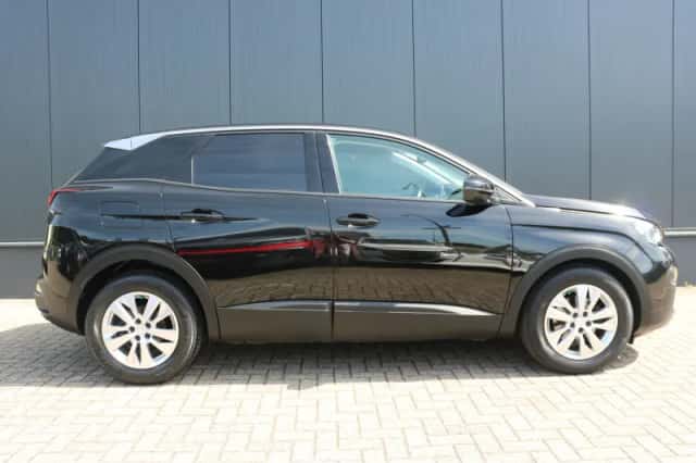 Peugeot 3008 (2018) thumbnail 5