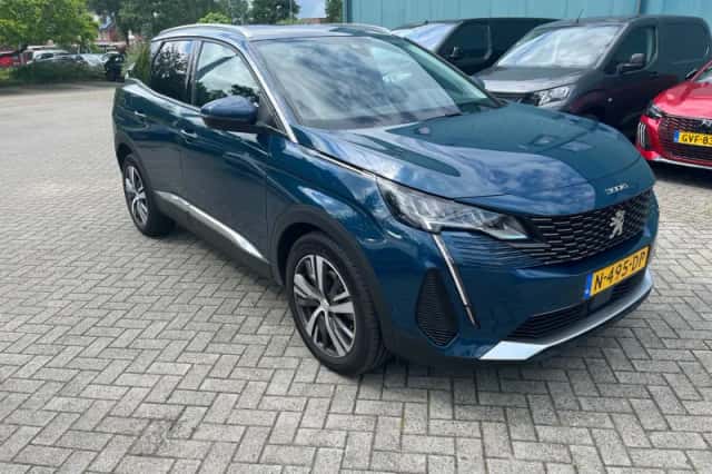 Peugeot 3008 (2021) thumbnail 2